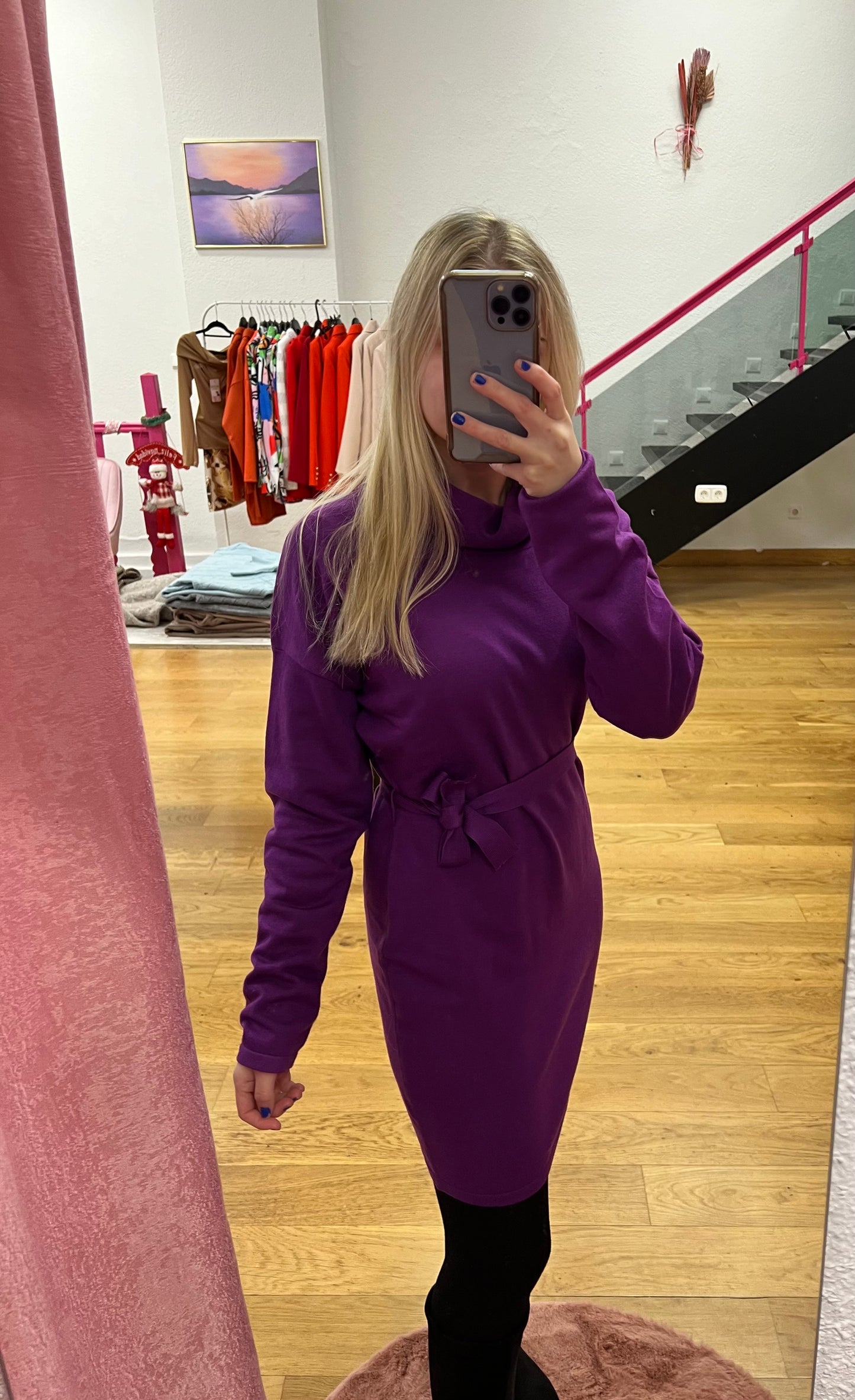 Vestido punto con cinturón y cuello