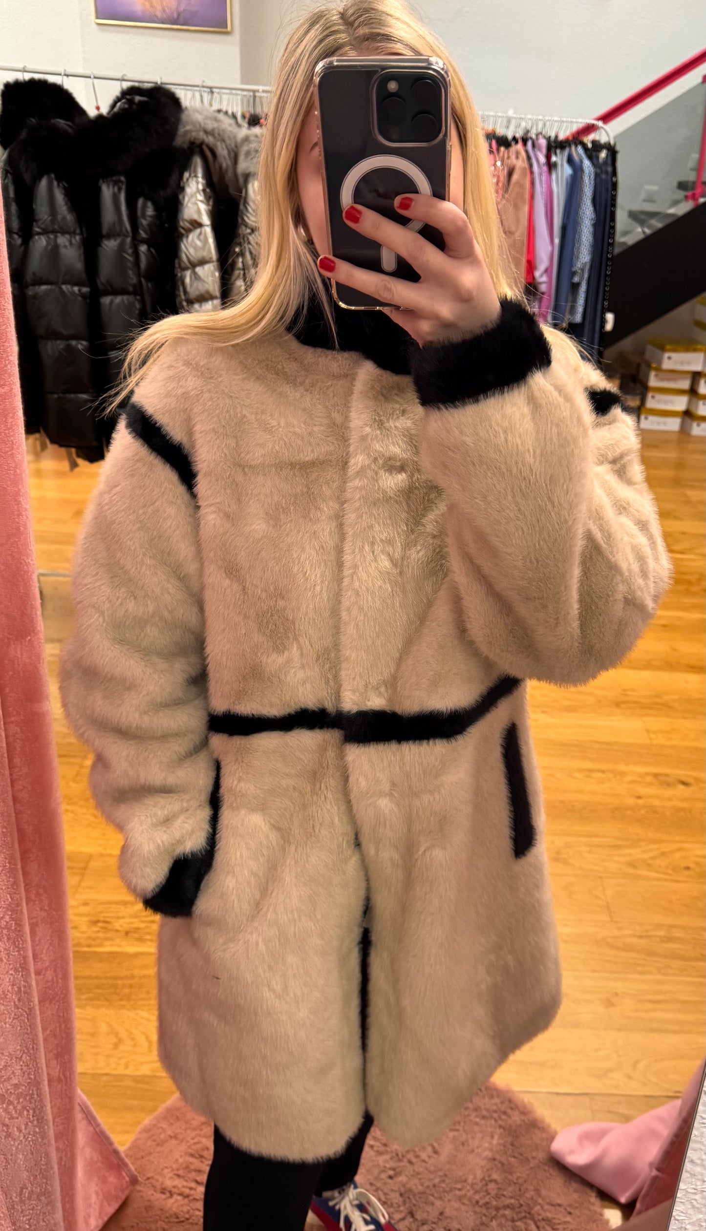 Abrigo pelo combinado beige