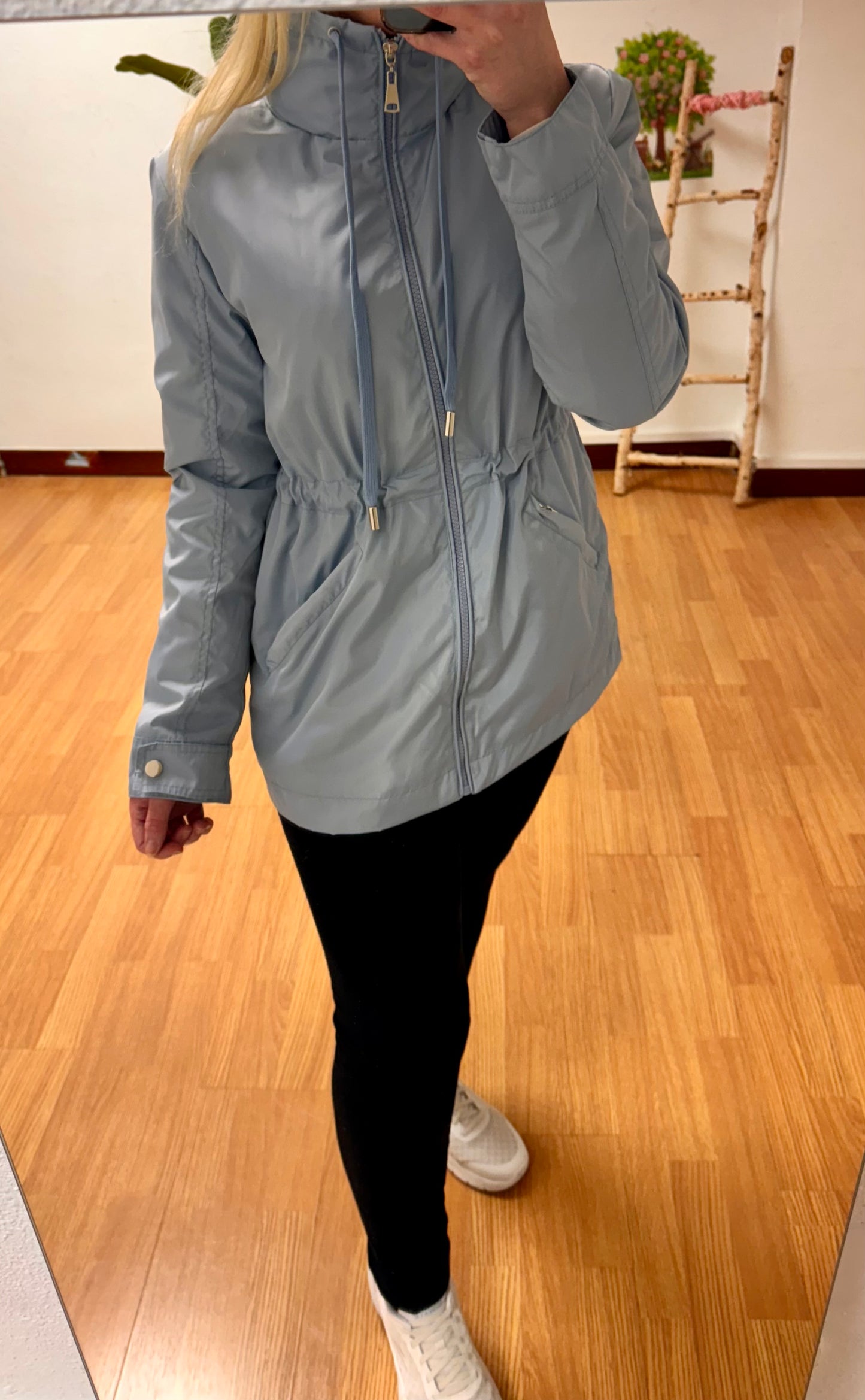 Corta-vientos azul cielo