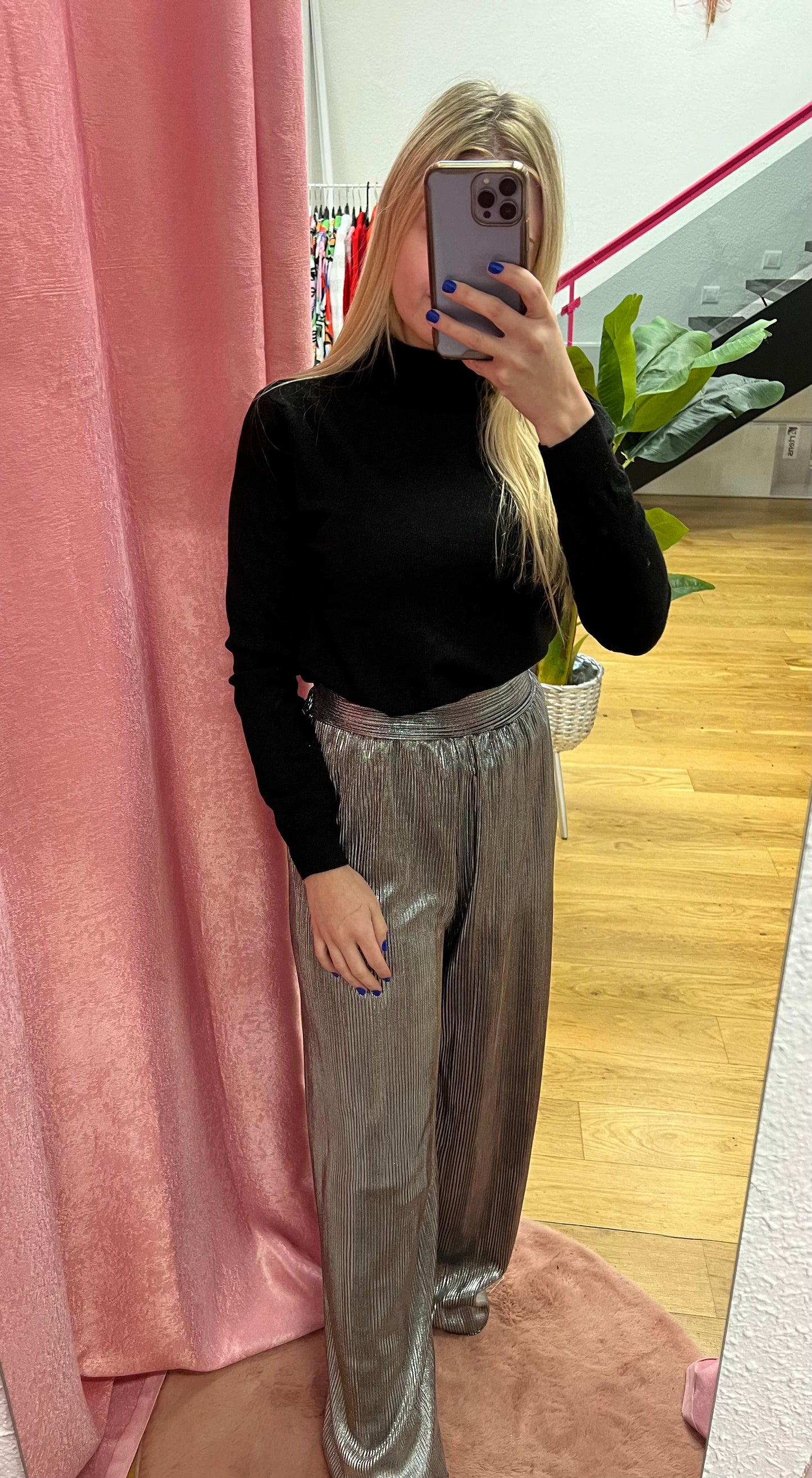 Jersey brillos negro cuello alto