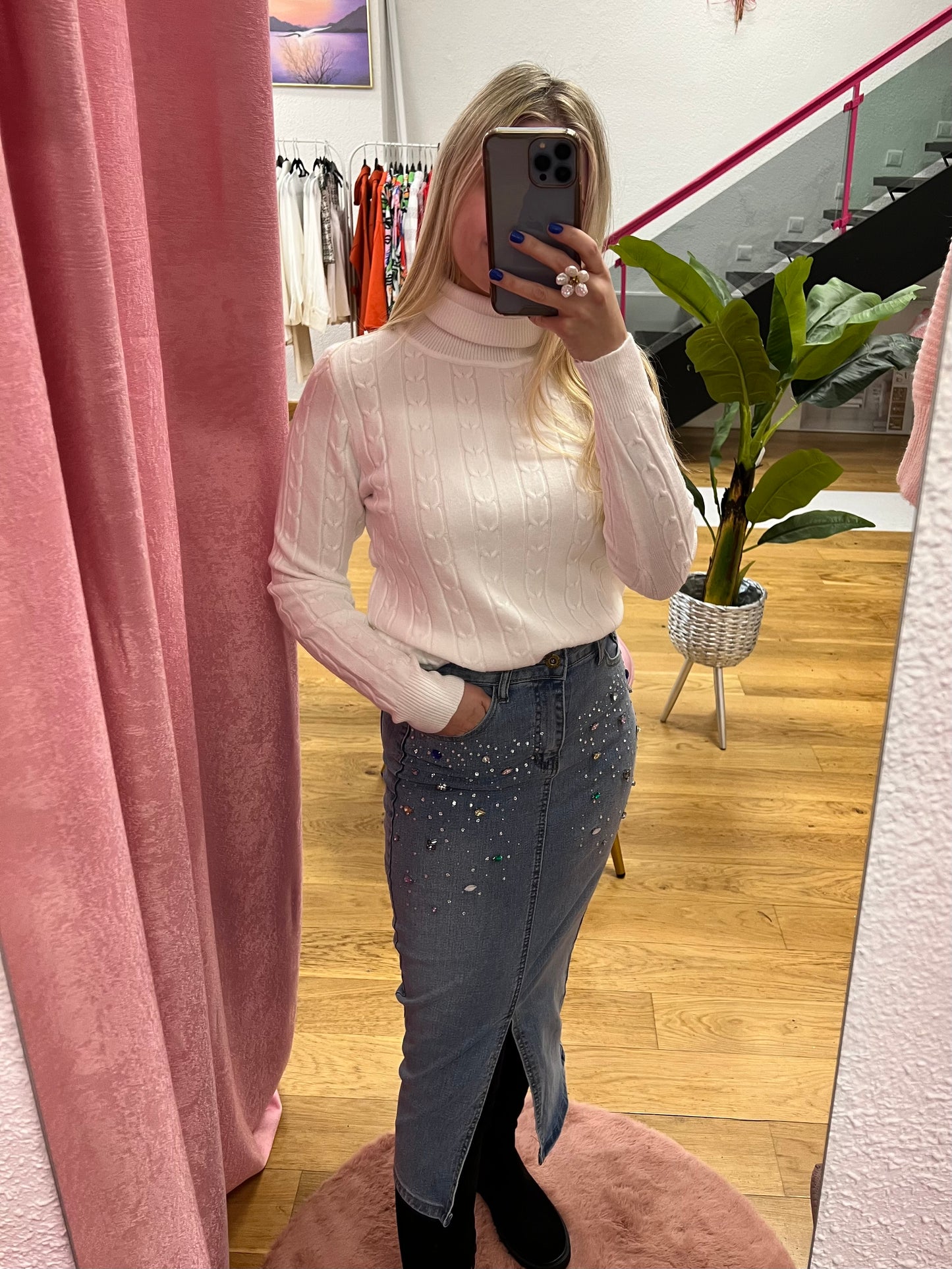 Falda con detalle de diamantitos