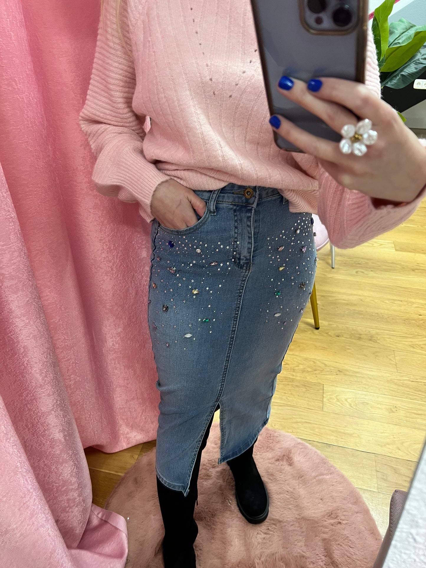 Falda con detalle de diamantitos