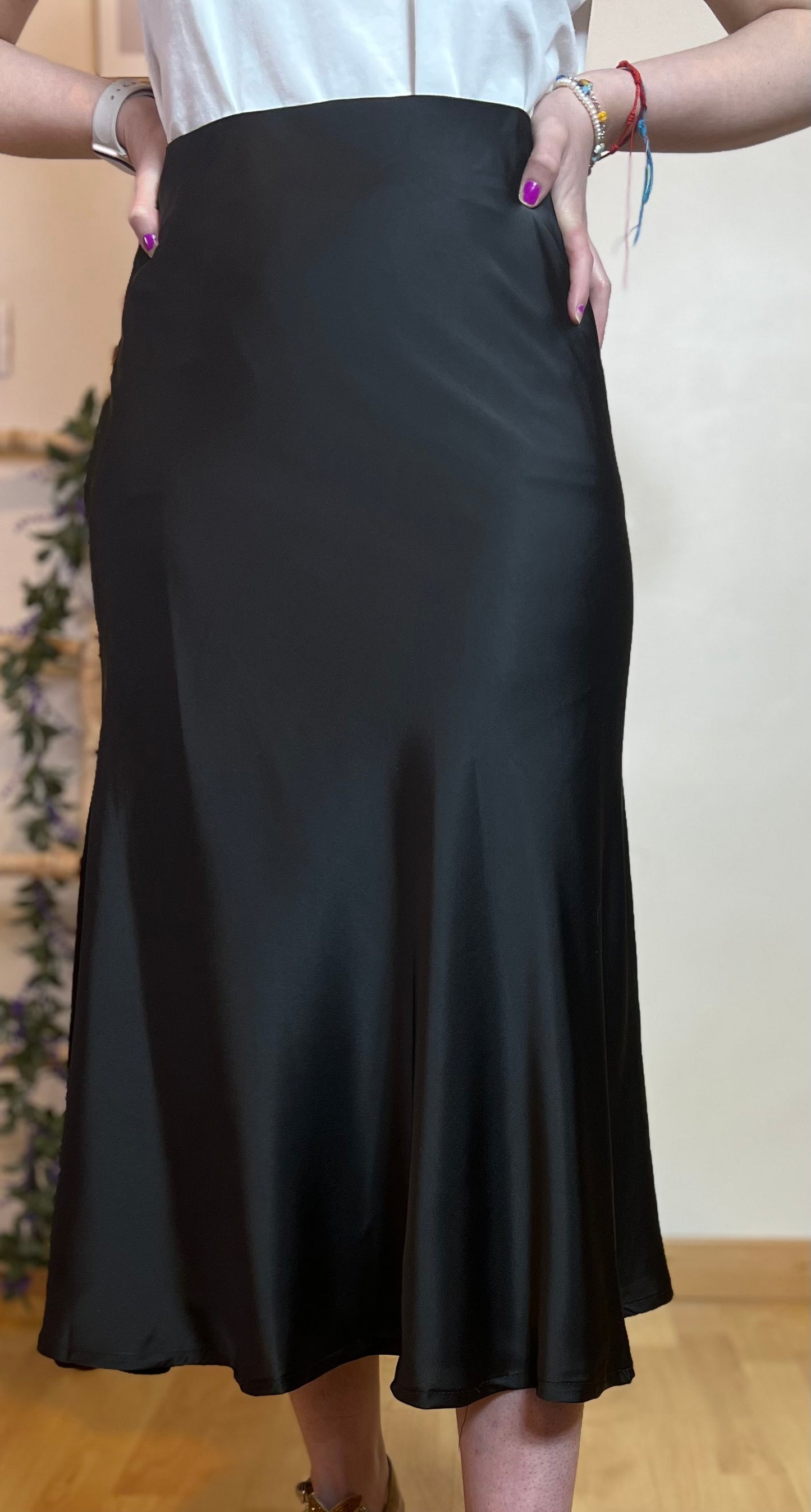 Falda Satinada Negra