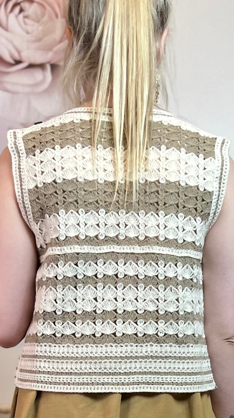 Chaleco crochet beige y camel