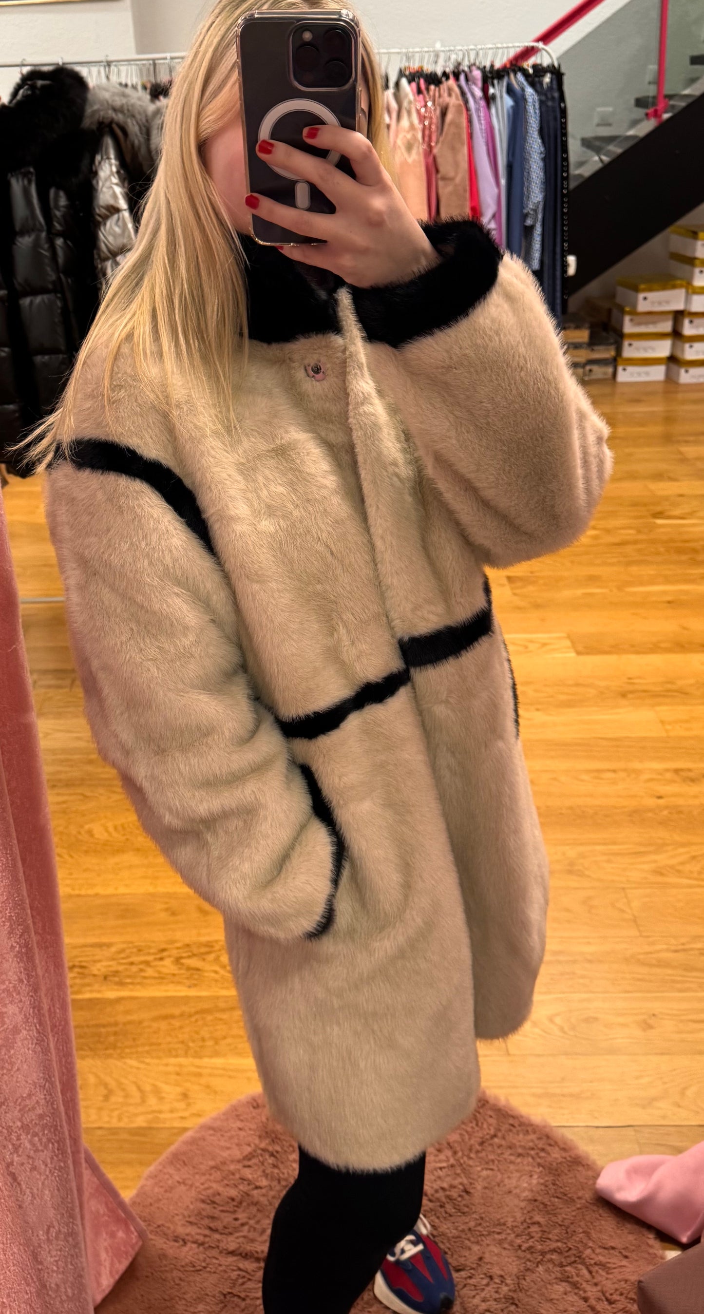 Abrigo pelo combinado beige