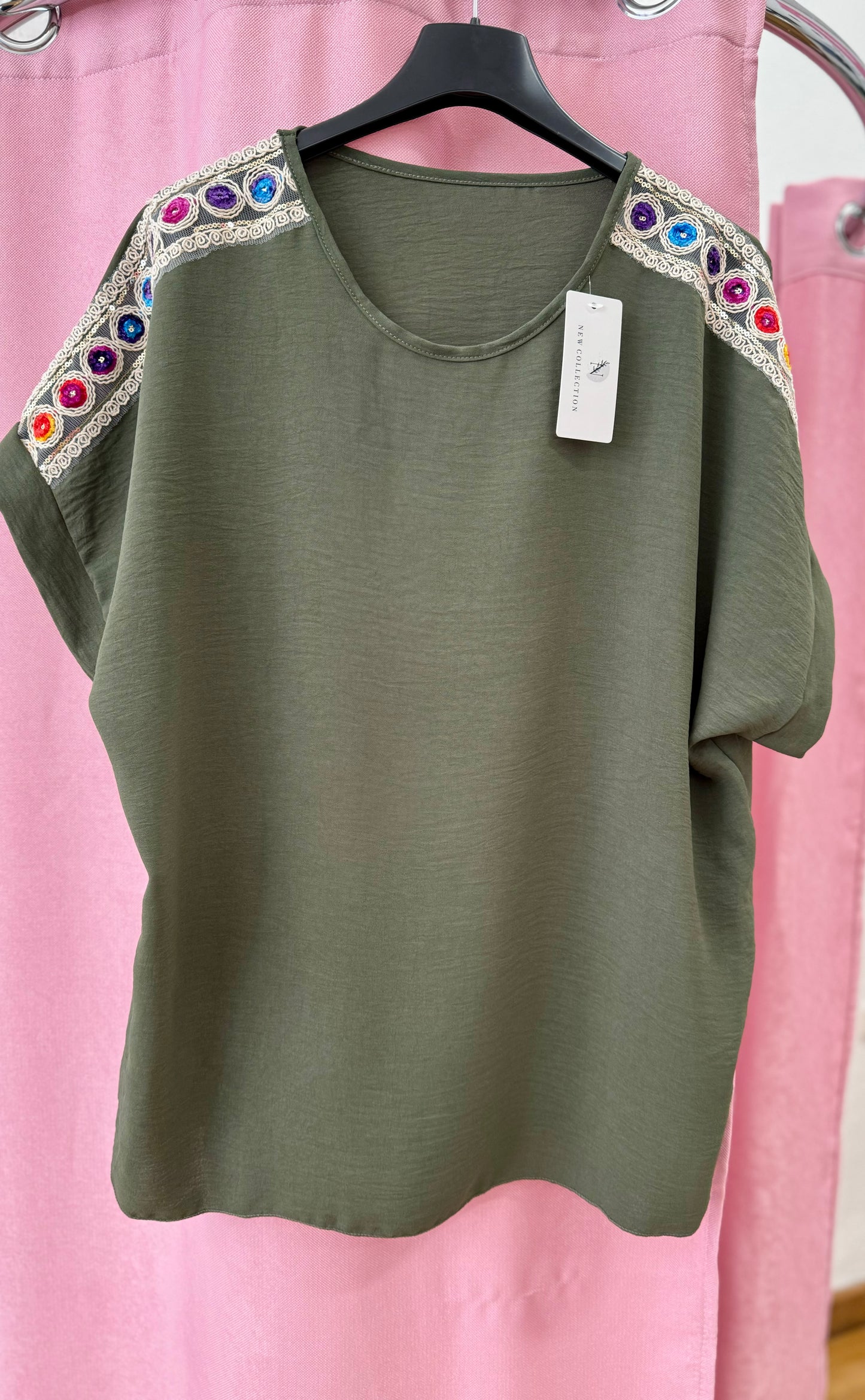 Blusa detalle hombros