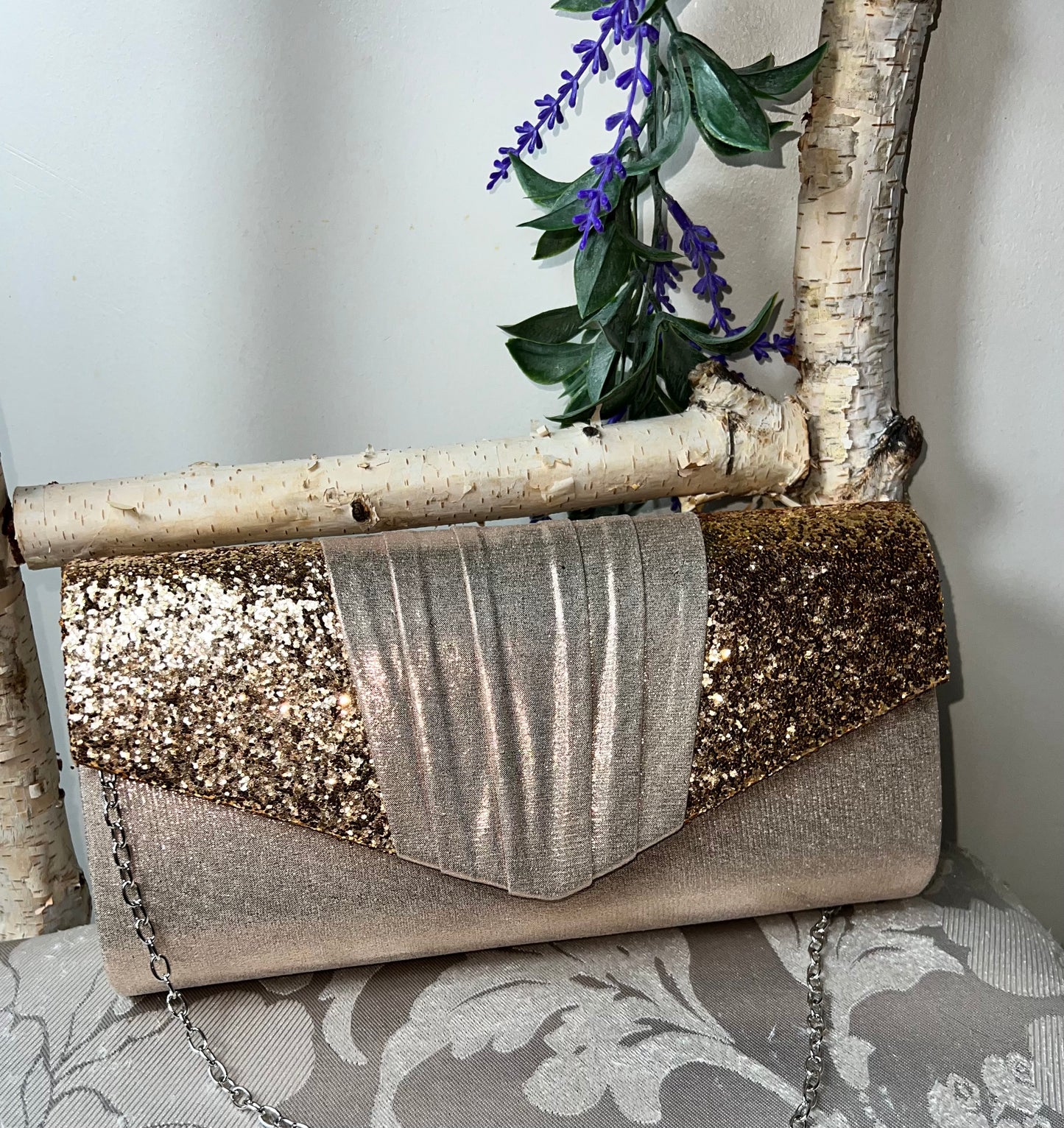 Bolso Triángulo Dorado