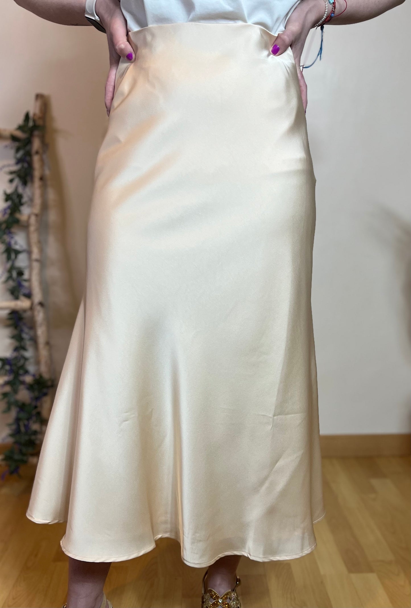 Falda Satinada Beige